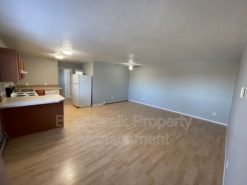 Primary Photo - 316 E Brookside St