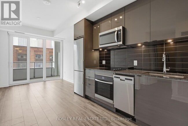 Building Photo - 135 Lower Sherbourne St