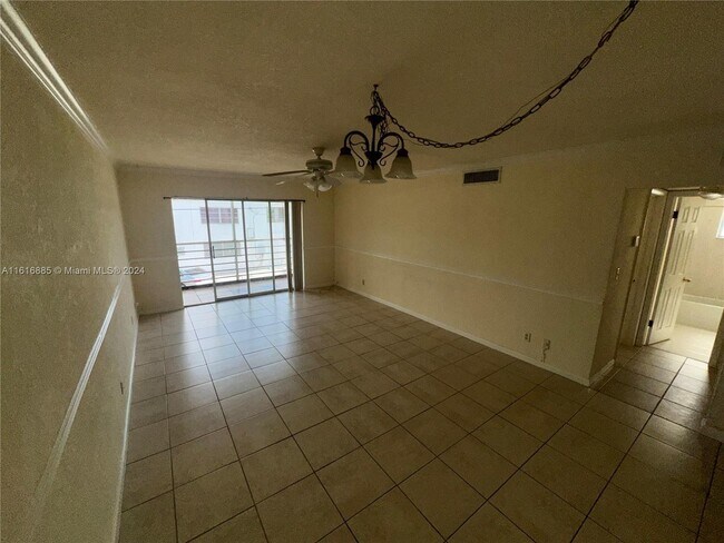 Building Photo - 1939 Jefferson St