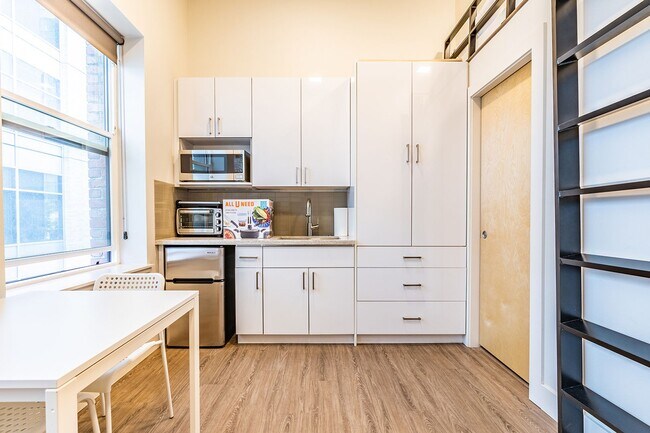 Foto del interior - 423 Terry Apartments in the Heart of First...