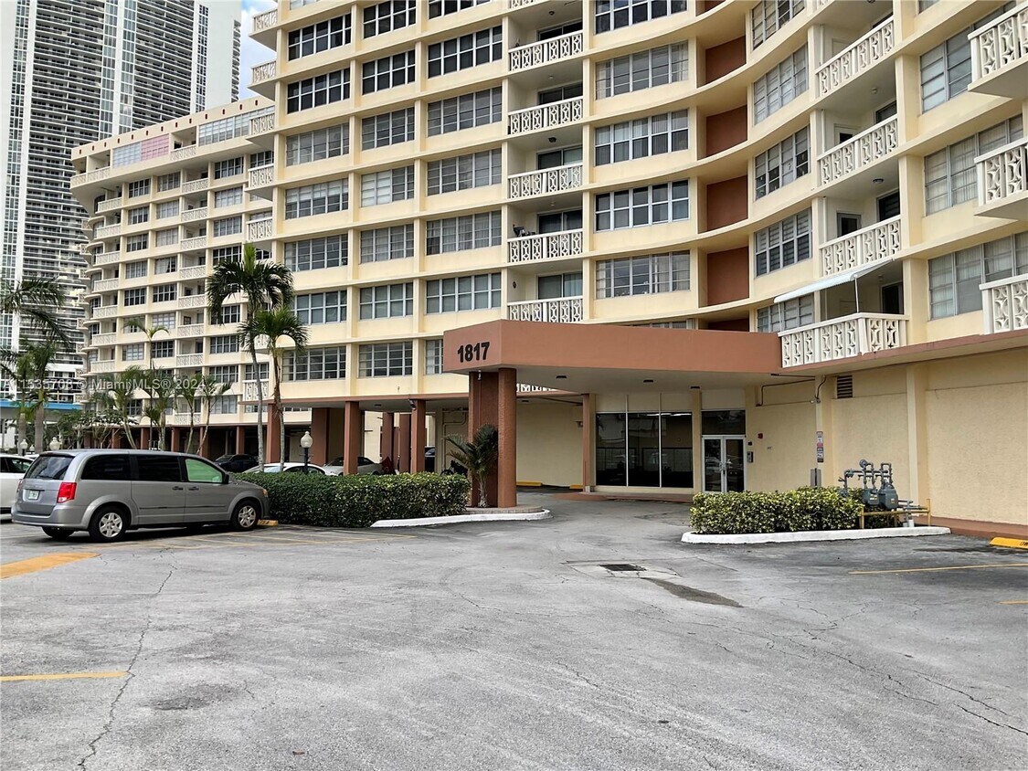 Primary Photo - 1817 S Ocean Dr