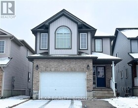 Building Photo - 304 Lemon Grass Crescent