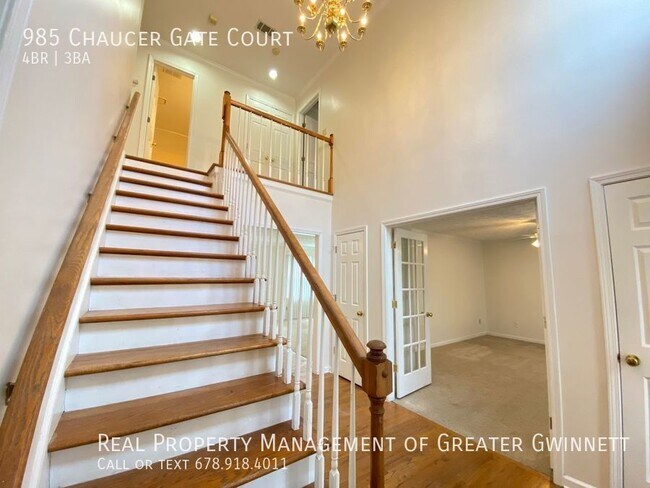 Building Photo - Charming updated 4 Bedroom Home!
