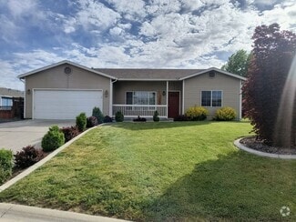 Building Photo - 403 S 90th Ave