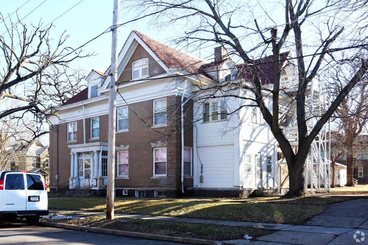 Building Photo - 1080 22nd St