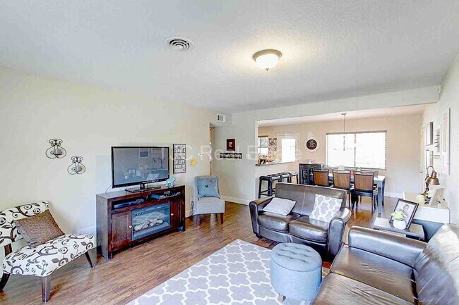 Foto del edificio - 795 Salem St