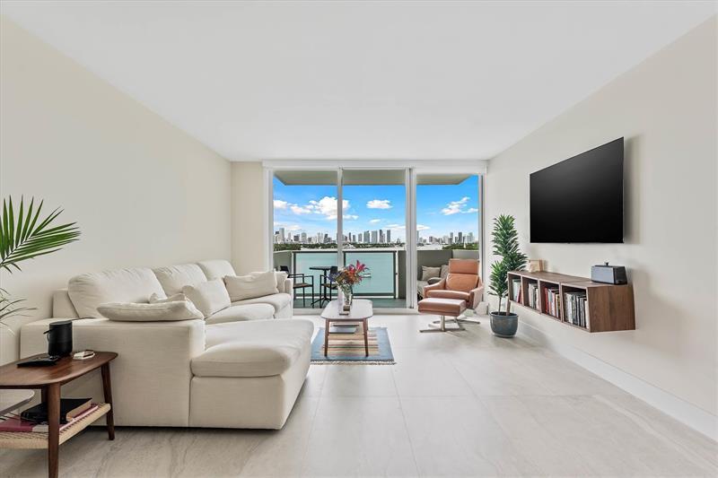 Foto principal - 1200 West Ave