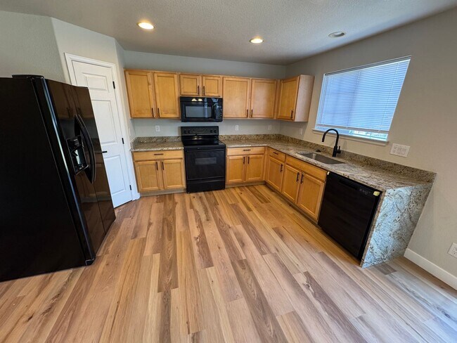 Foto del edificio - Completely Remodeled Home in Englewood