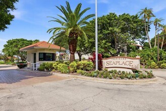Building Photo - 2089 Gulf of Mexico Dr