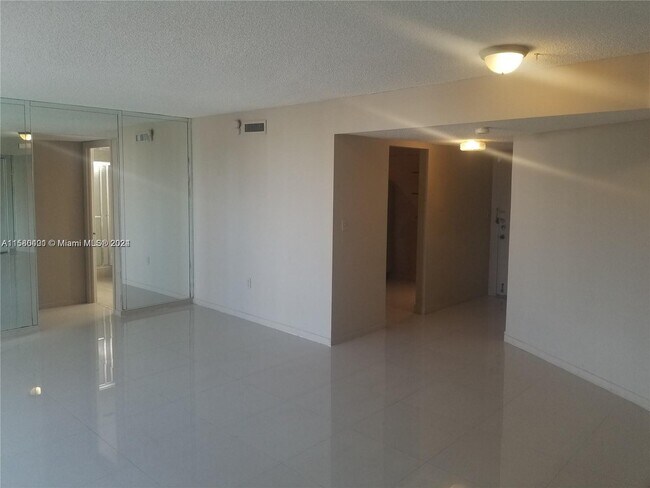 Building Photo - 1200 NE Miami Gardens Dr