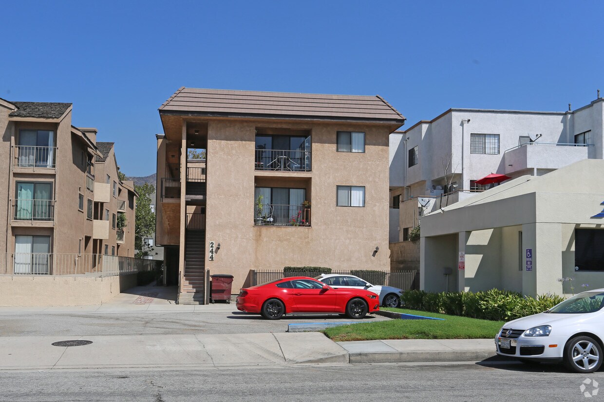 Foto del edificio - 244 W Fairview Ave