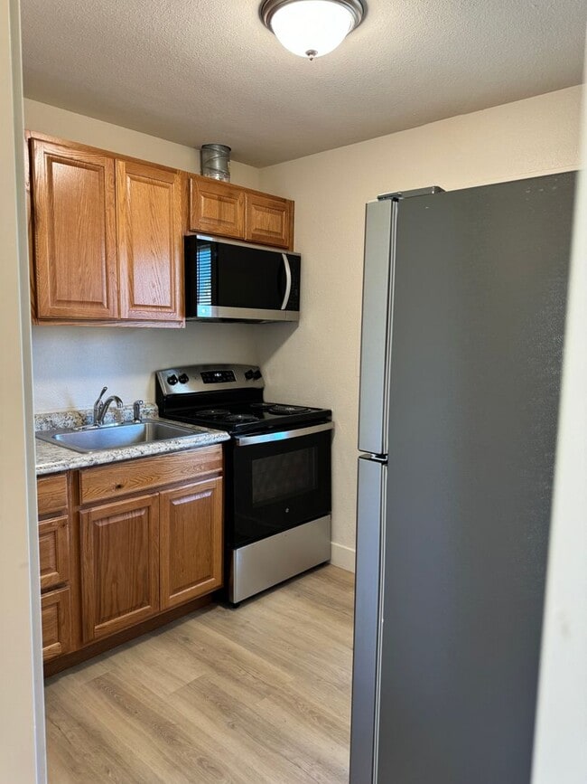 Foto del edificio - 6924 N Amherst St