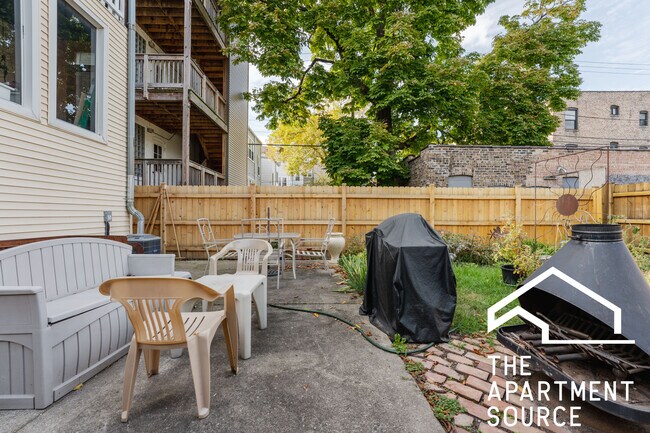Foto del edificio - 3270 W Wrightwood Ave