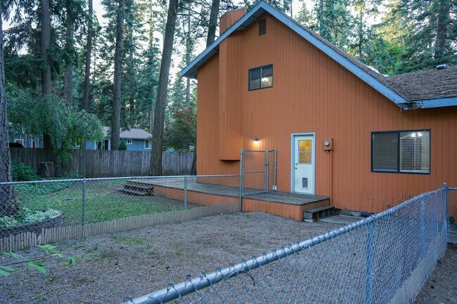 Building Photo - 4 Bedroom home tucked away in Hayden