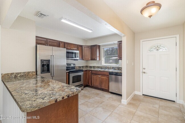 Foto del edificio - 870 N Carpenter Rd