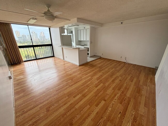 Building Photo - 8th Floor Golf Course View 2 Bed 2 Bath 1 ...
