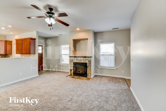 Foto del edificio - 285 Hathaway Ln