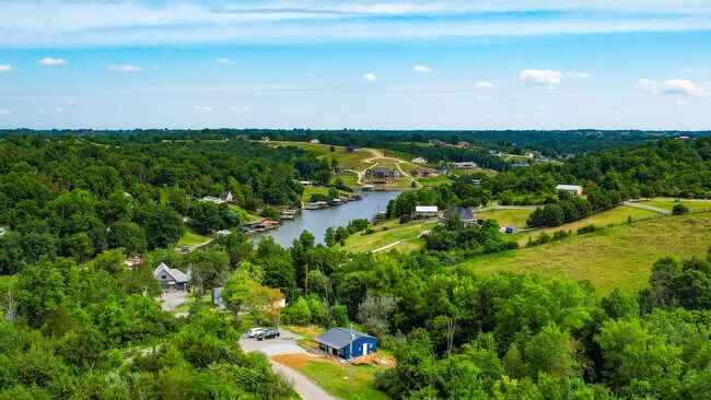 Foto del edificio - 645 Swanee Shores Dr