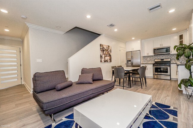 Foto del edificio - 3 br, 2 bath Duplex - 7207 South La Cieneg...