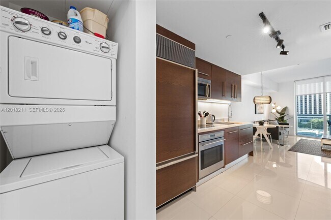 Foto del edificio - 465 Brickell Ave
