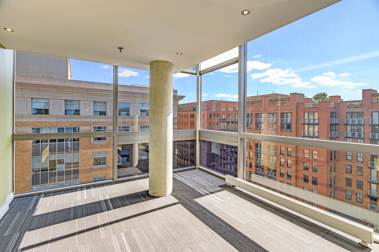 Foto principal - 675 E St NW
