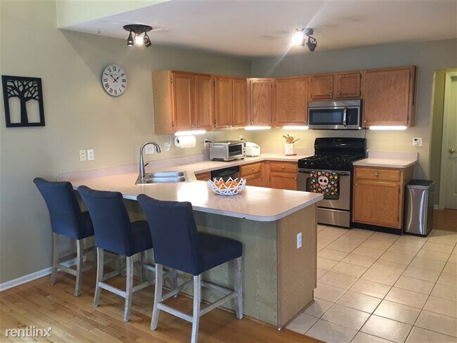 Foto del edificio - 4154 Crystal Creek Dr