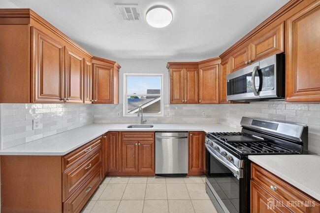 Building Photo - 138 Pershing Ave