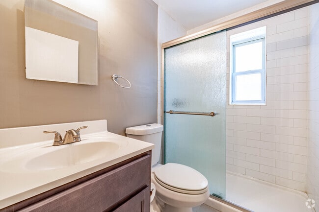 2BR, 1BA - 850SF - Primary Bathroom - Edenview