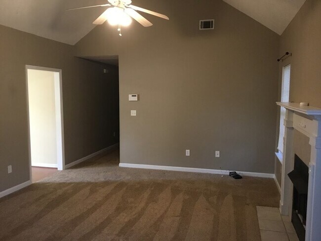 Building Photo - 1029 Woodberry Dr