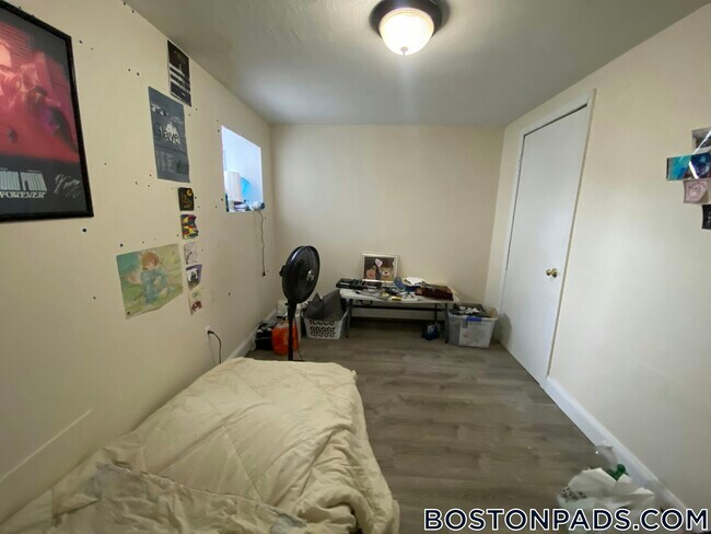 Foto del edificio - 19 Brighton Ave