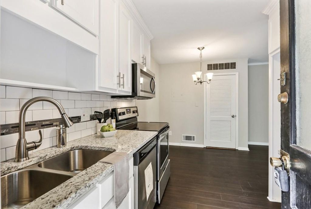 Foto principal - 3668 Kingsboro Rd NE