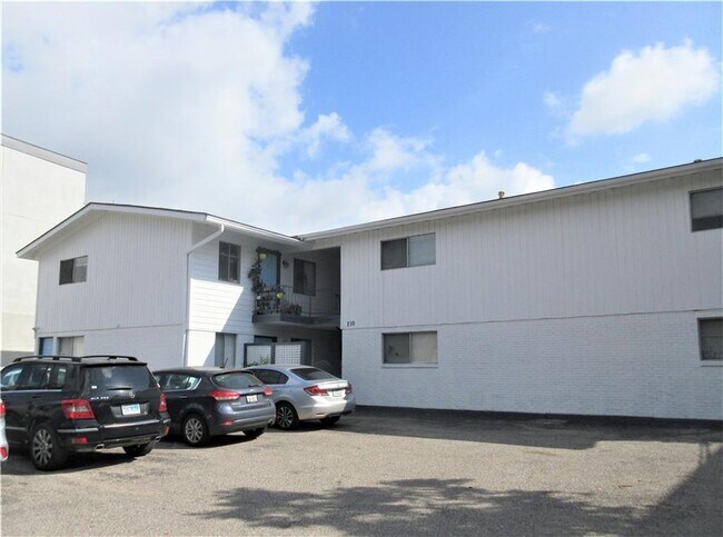 Building Photo - 710 W 34th St