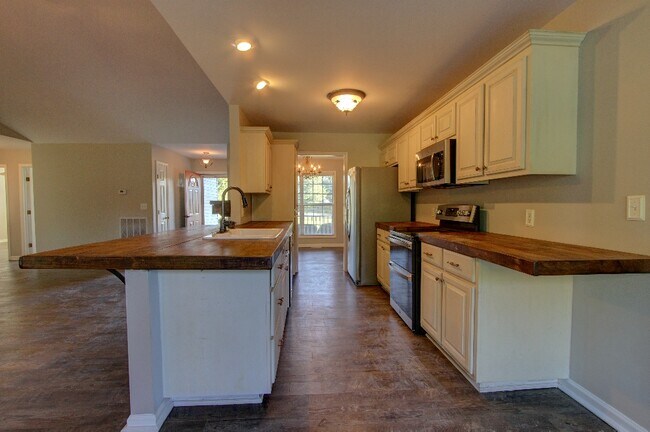 Building Photo - 3609 Chunn Valley Dr