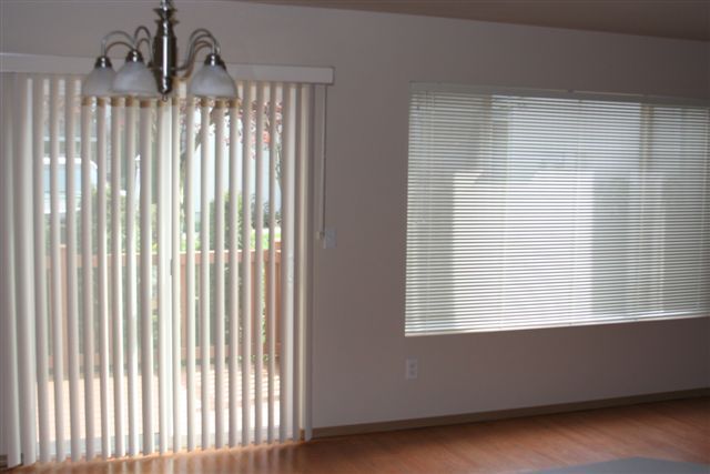 Foto del edificio - Charming 3-Bed, 2.5-Bath Townhouse near Evergreen Fairgrounds in Monroe