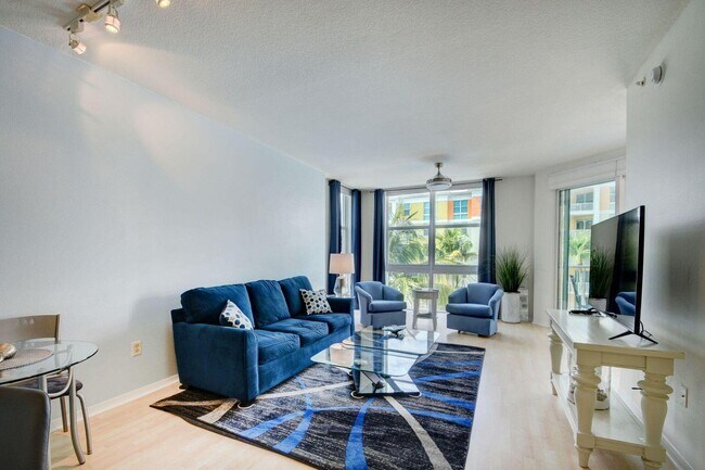 Building Photo - 806 E Windward Way