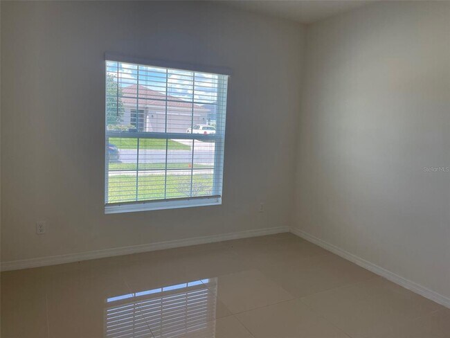 Building Photo - 3944 Fescue St