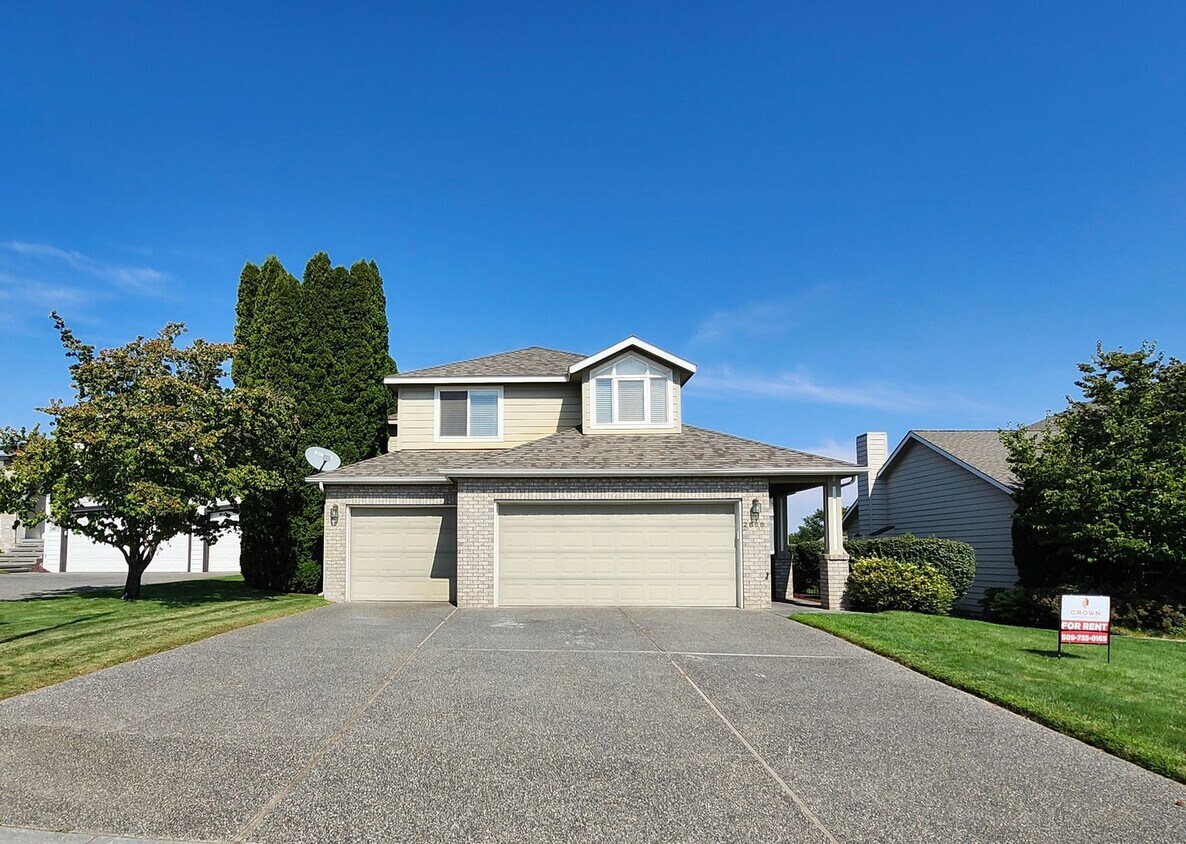 Foto principal - Brand New Updates! 4-Bedroom, 2.5-Bath plu...