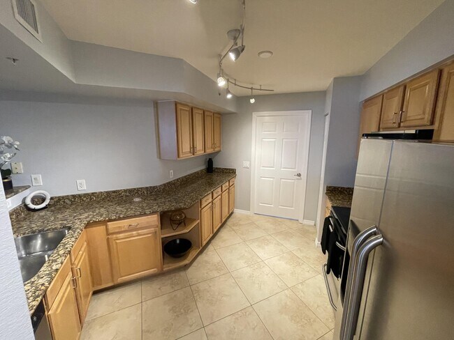 Building Photo - 1801 N Flagler Dr