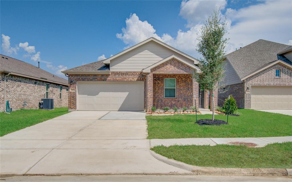 8414 Beacon Bay Cir, Mont Belvieu, TX 77523 House Rental in Mont Belvieu, TX