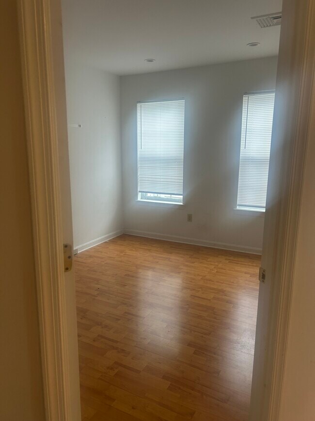 Foto del edificio - 620 Cambridge Ct