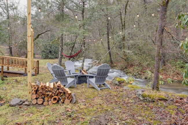 Foto del edificio - 4557 Hooper Hwy