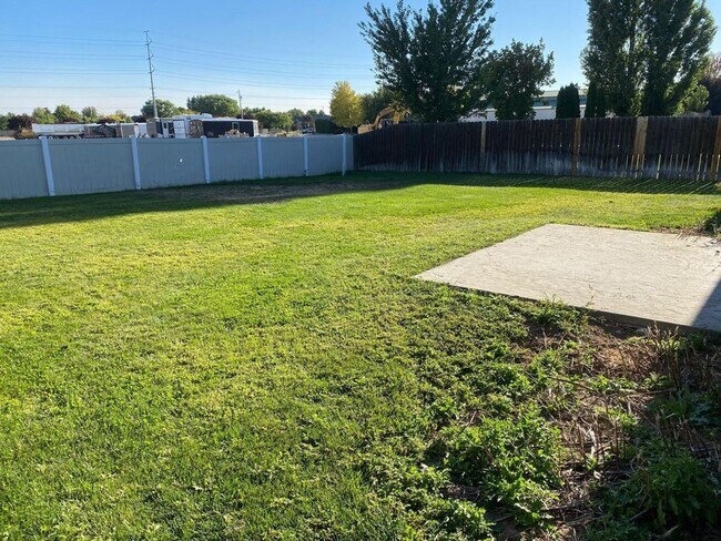 Foto del edificio - Lovely 4 bedroom (+ 2 living rooms) 2.5 ba...