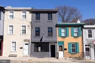 Building Photo - 3704 Midvale Ave