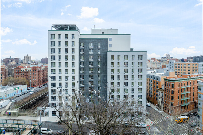Building Photo - Melrose North