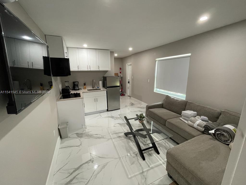 Foto del edificio - 4910 SW 28th Terrace