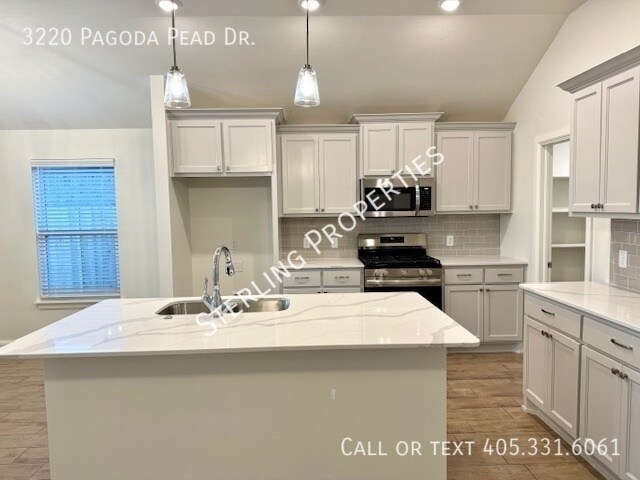 Building Photo - 3220 Pagoda Pead Dr