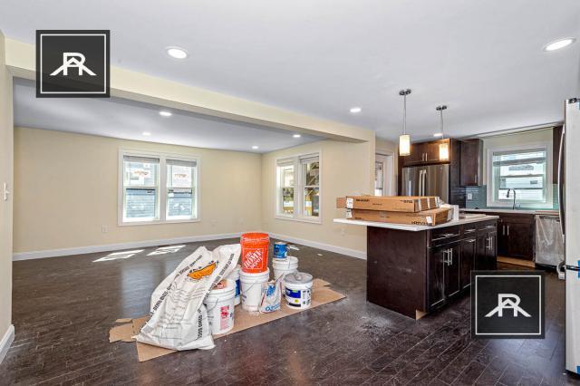 Foto del edificio - 4 bedroom in Medford MA 02155