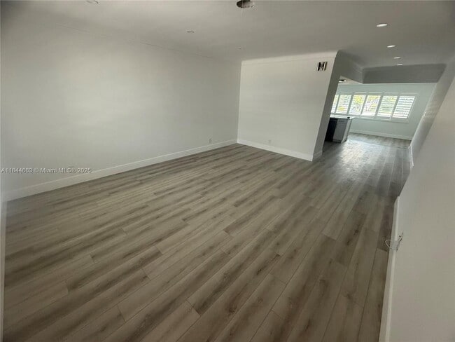 Foto del edificio - 1115 SW 12th Ct
