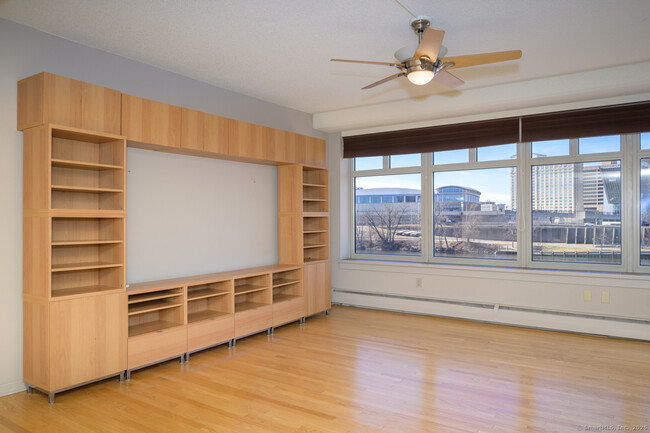 Building Photo - 235 E River Dr
