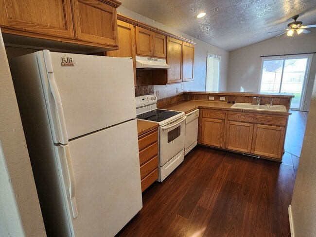 Building Photo - Caldwell 3 Bedroom 2 Bath home.